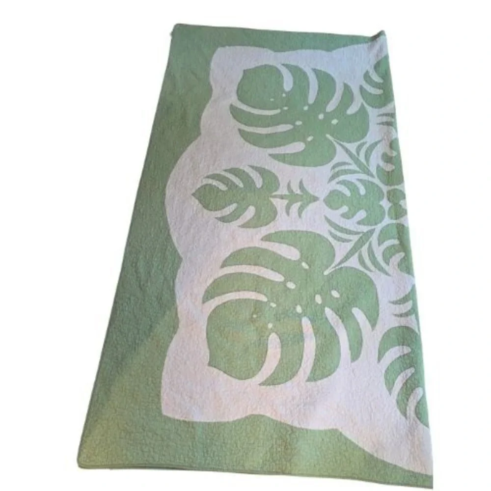 Tommy Bahama Molokai Hawaiian King Quilt Sage Green White 89x96 Throw Only